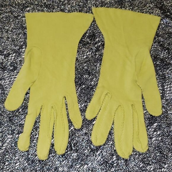 VNTG 50's/60's Nylon Gloves - Picture 2 of 5
